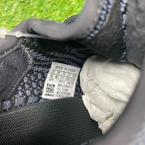 Brand new with box Adidas Yeezy 350 v2 carbon size 5 US - Picture 6 of 10
